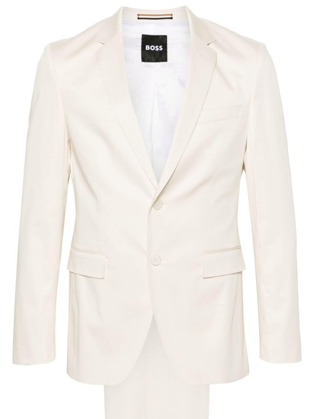notched-lapels single-breasted suit