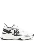 Stuart Weitzman SW logo-appliqué sneakers - White