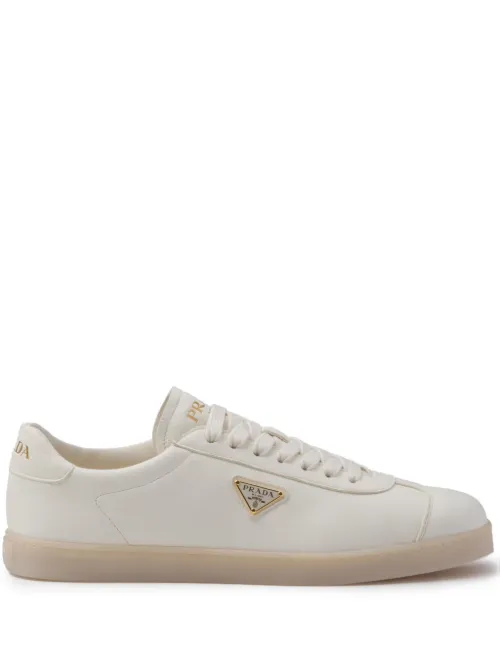 Baskets en cuir à logo embossé - Prada - Modalova