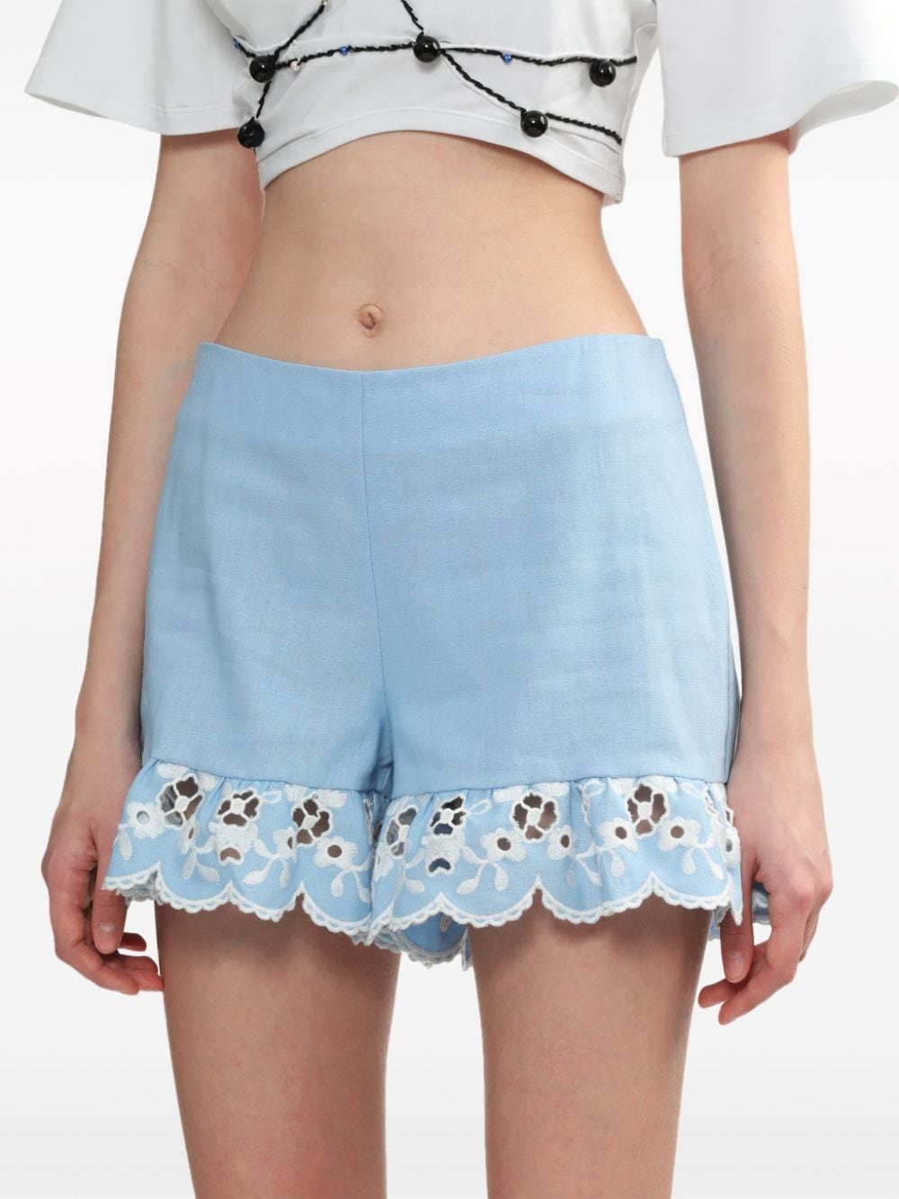 Shop Susan Fang Broderie-anglaise Scallop-hem Shorts In Blau