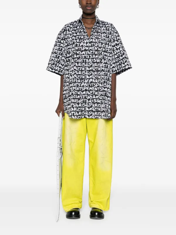 VETEMENTS ロゴ シャツ | ブラック | FARFETCH JP