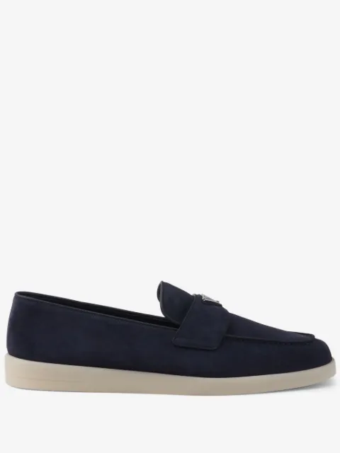 Prada mocasines de gamuza con placa del logo