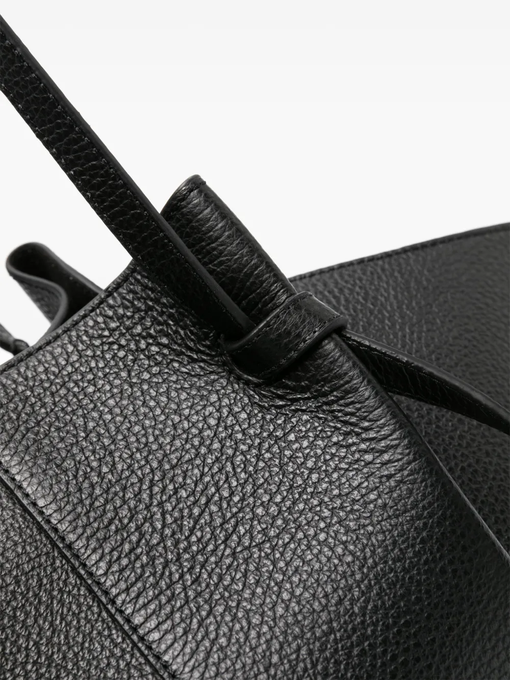 Yuzefi Mochi leren shopper Zwart