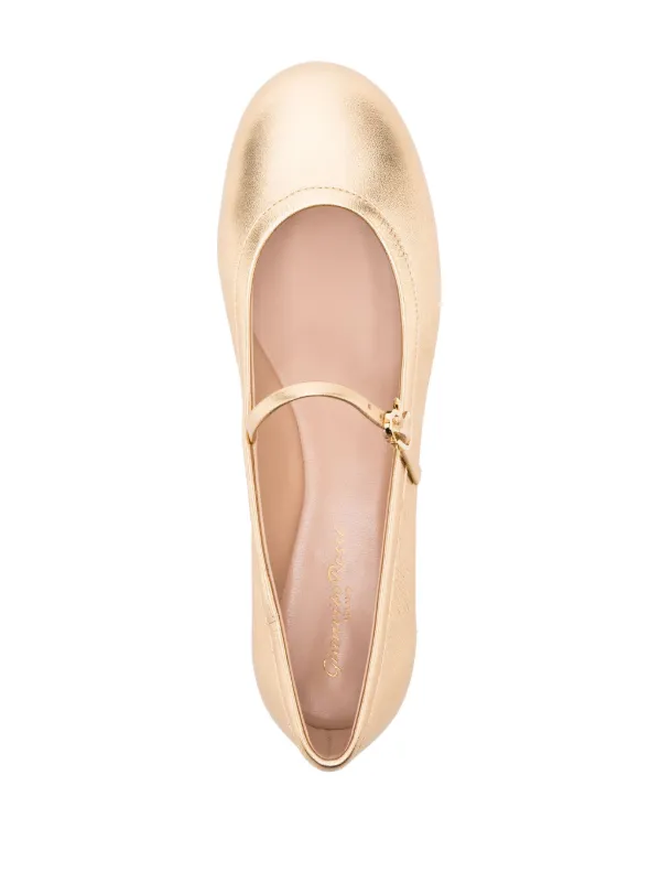 〈Gianvito Rossi〉CARLA フラットシューズ 35.5 Gianvito Rossi Carla フラットシューズ | ゴールドトーン | FARFETCH JP