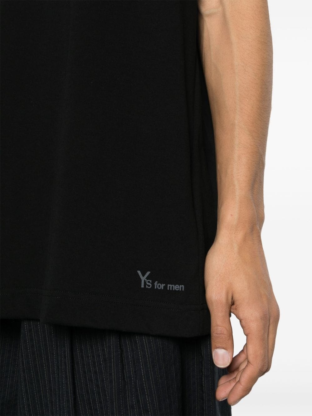 Shop Y's Logo-print Cotton T-shirt In Black