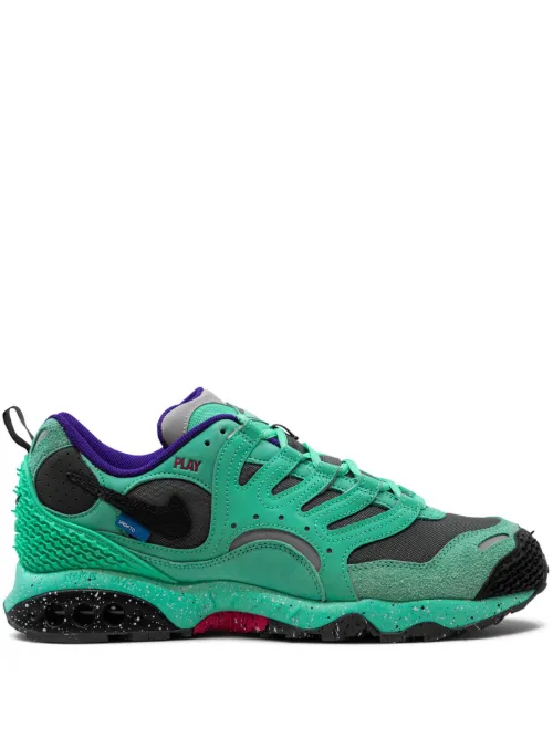X UNDEFEATED baskets Air Humara - Nike - Modalova