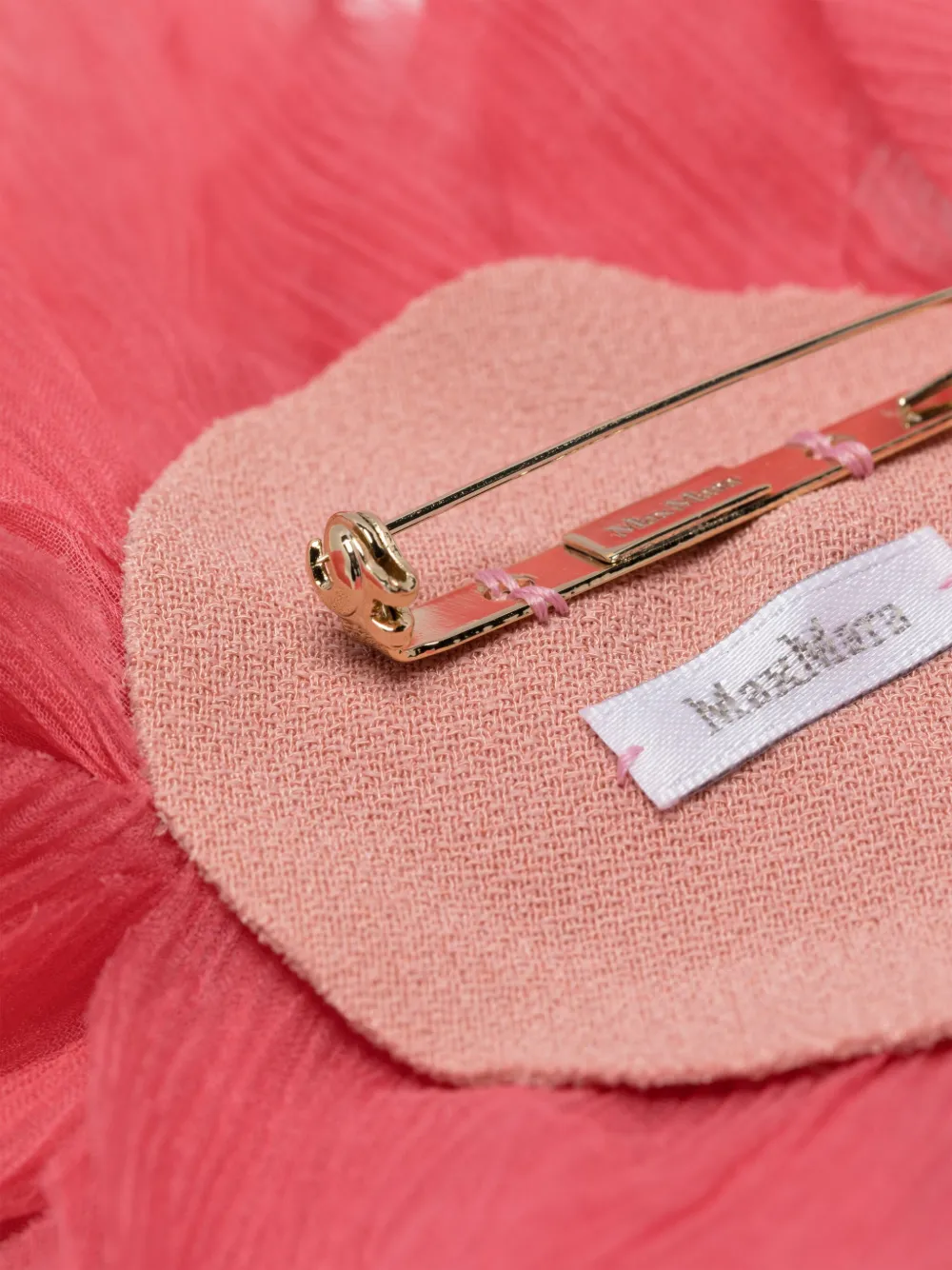 Max Mara Floral-appliqué Brooch In 粉色