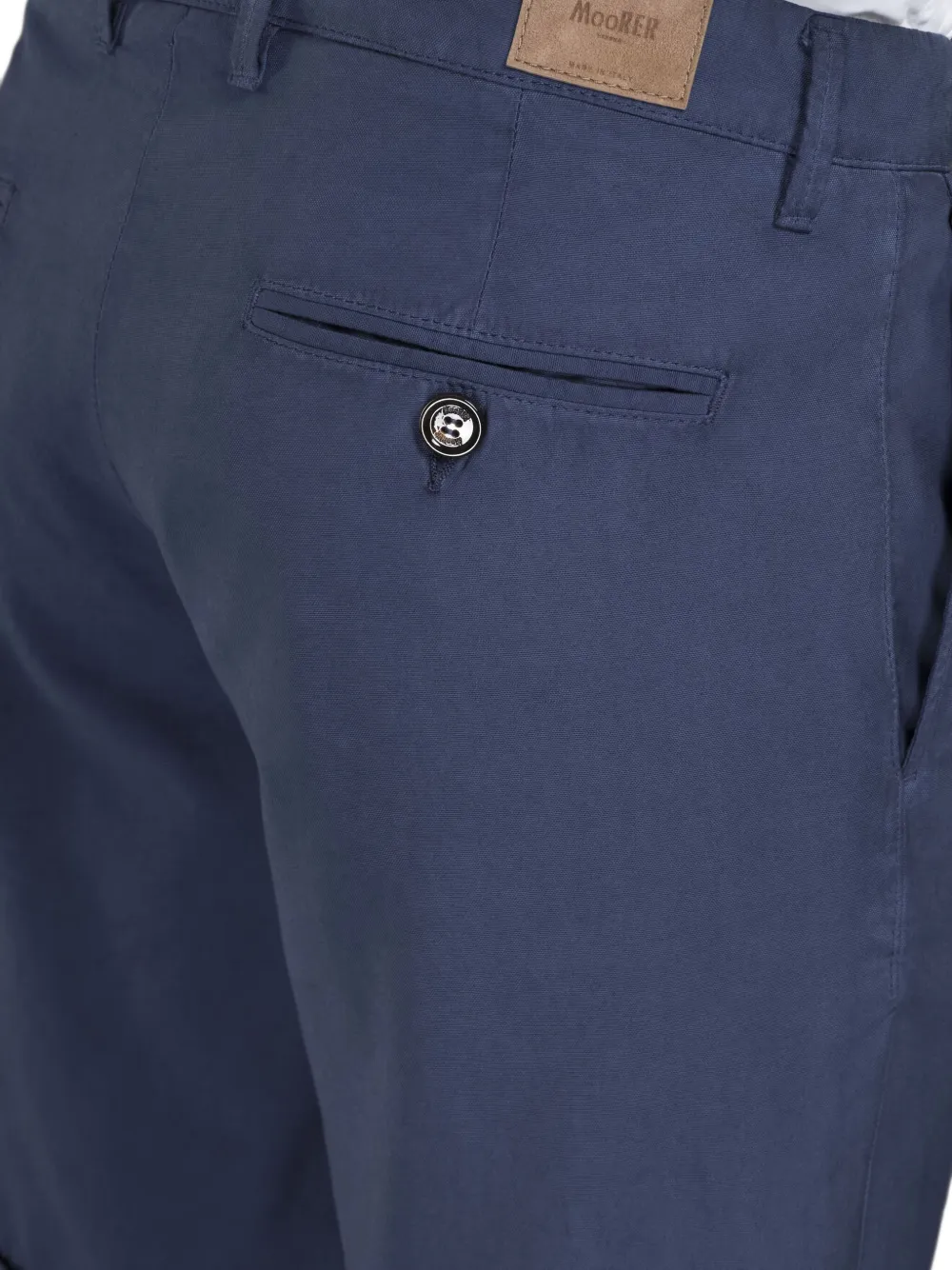 Moorer Pleated Tailored Shorts In Blue