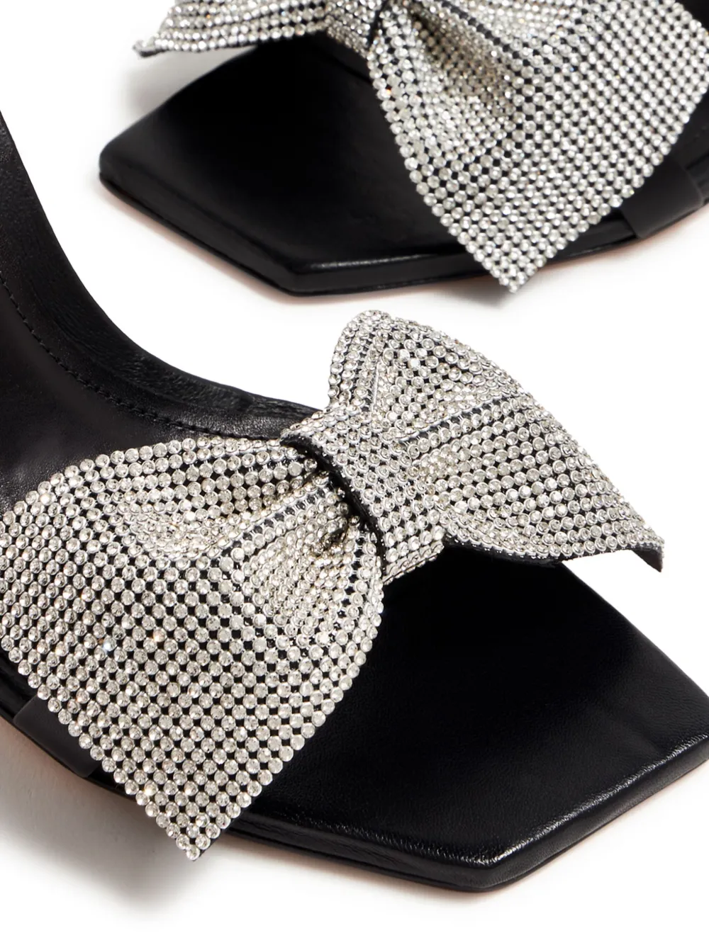 Schutz Mila 110 sandalen met strikdetail Zwart