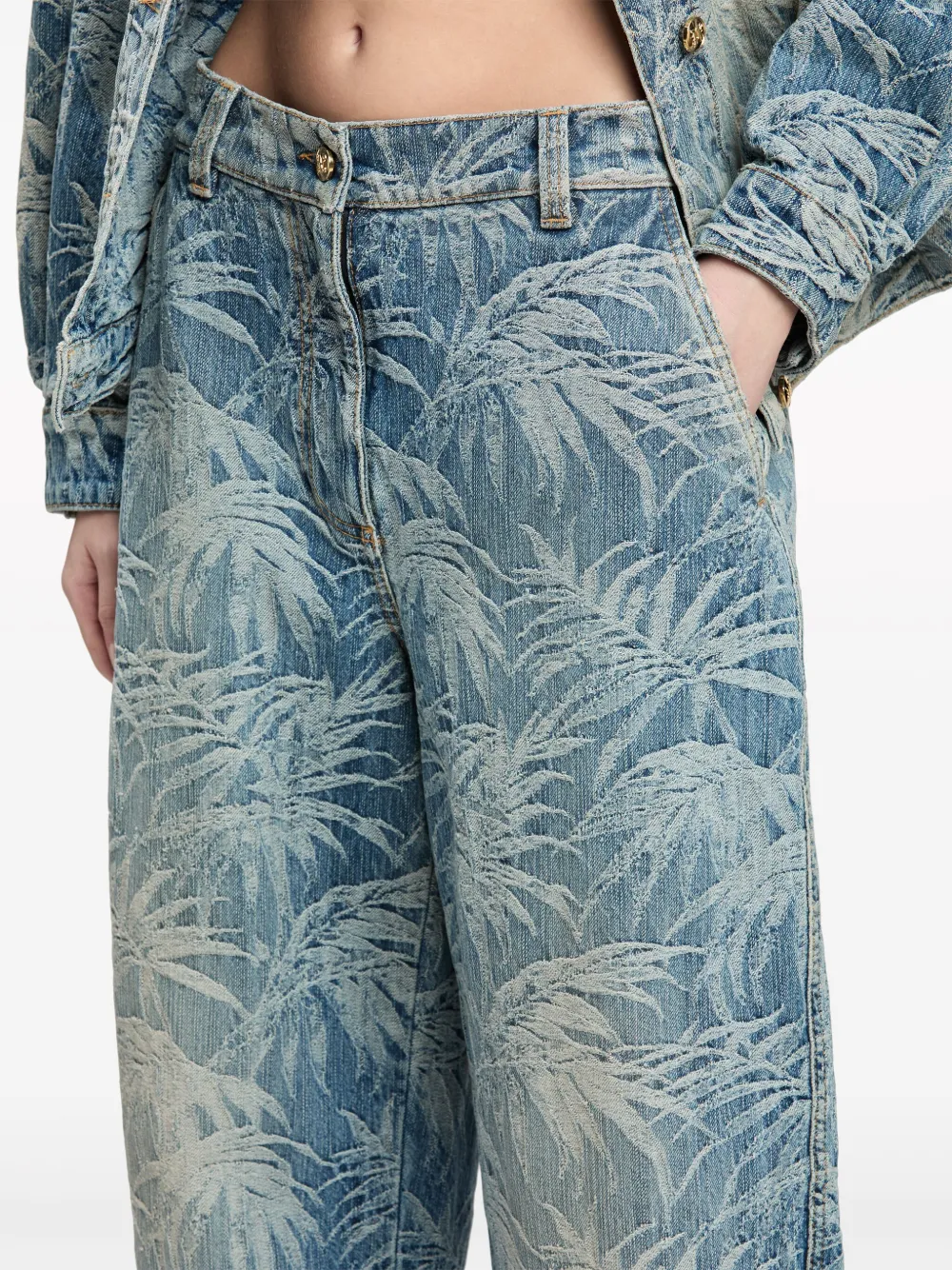 【関税込み】Palm Angels ブルー フェードジーンズ Palm Angels ロゴ ジーンズ | ブルー | FARFETCH JP