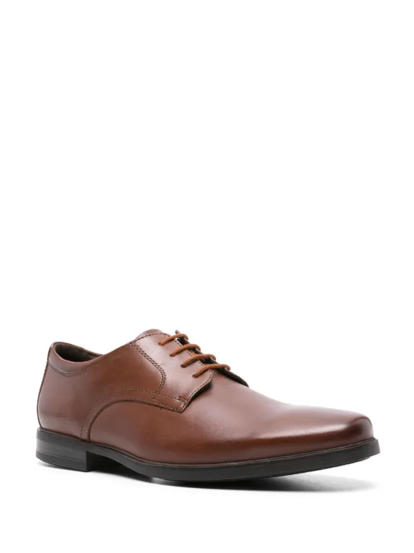 Clarks Howard ダービーシューズ | ブラウン | FARFETCH JP