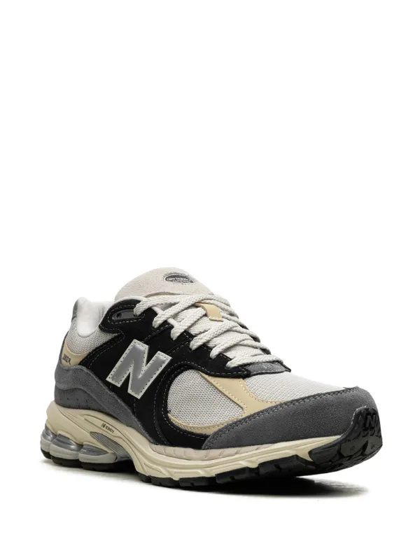 New Balance 2002R スエードスニーカー | ブラック | FARFETCH JP