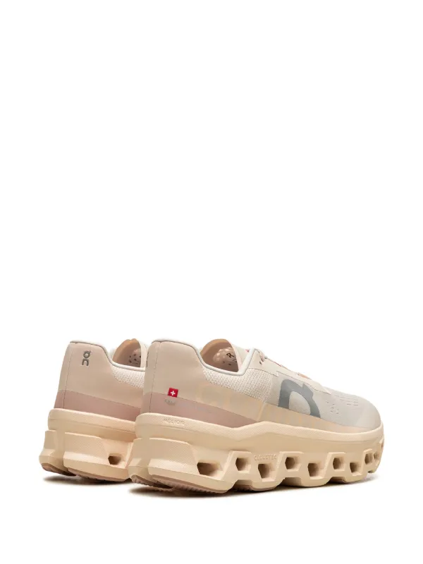On Cloudmonster 