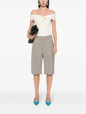 【関税込み】Victoria Beckham ショートパンツ 海外セレブ春のショートパンツのコーデ デニム着こなし | 日常の