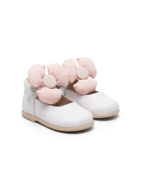 Florens flats con aplique floral