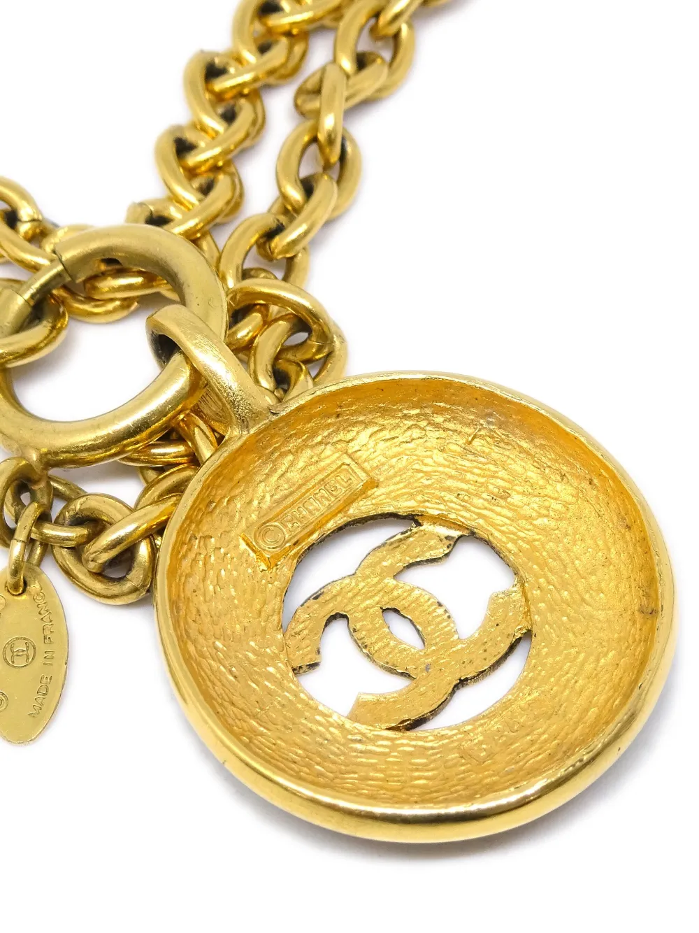 Pre-owned Chanel 1990-2000 Cc Cut-out Medallion Necklace In Gold