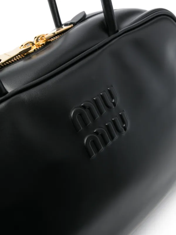 Miu Miu ロゴエンボス レザーショルダーバッグ | ブラック