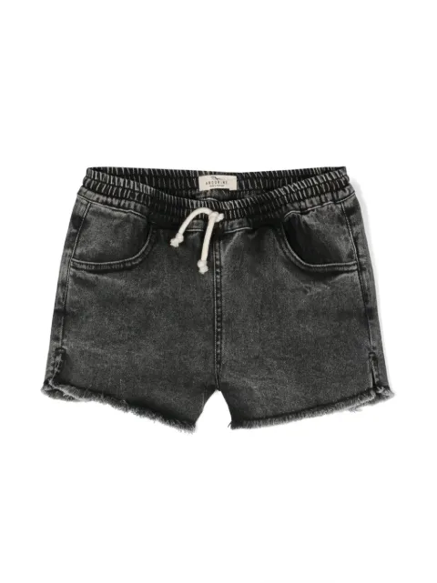 Andorine shorts de mezclilla con bordes deshilachados