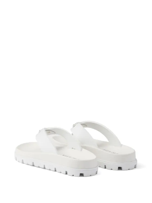 【PRADA】lady's triangleロゴ white スリッパ Prada triangle-logo Flip Flops | White | FARFETCH