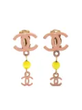 CHANEL Pre-Owned 2006 CC-logo dangle clip-on earrings - Pink