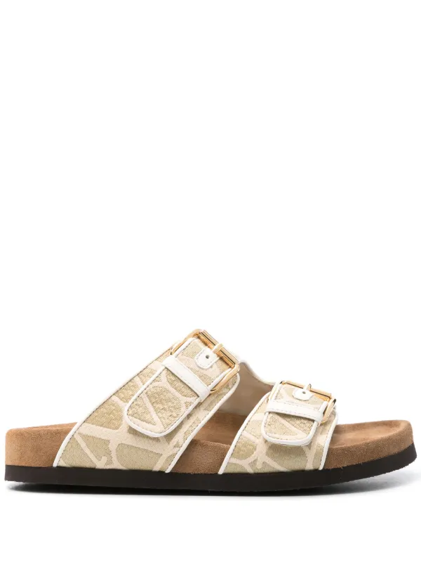 Valentino Garavani Fussfriend Buckled Sandals in Neutrals