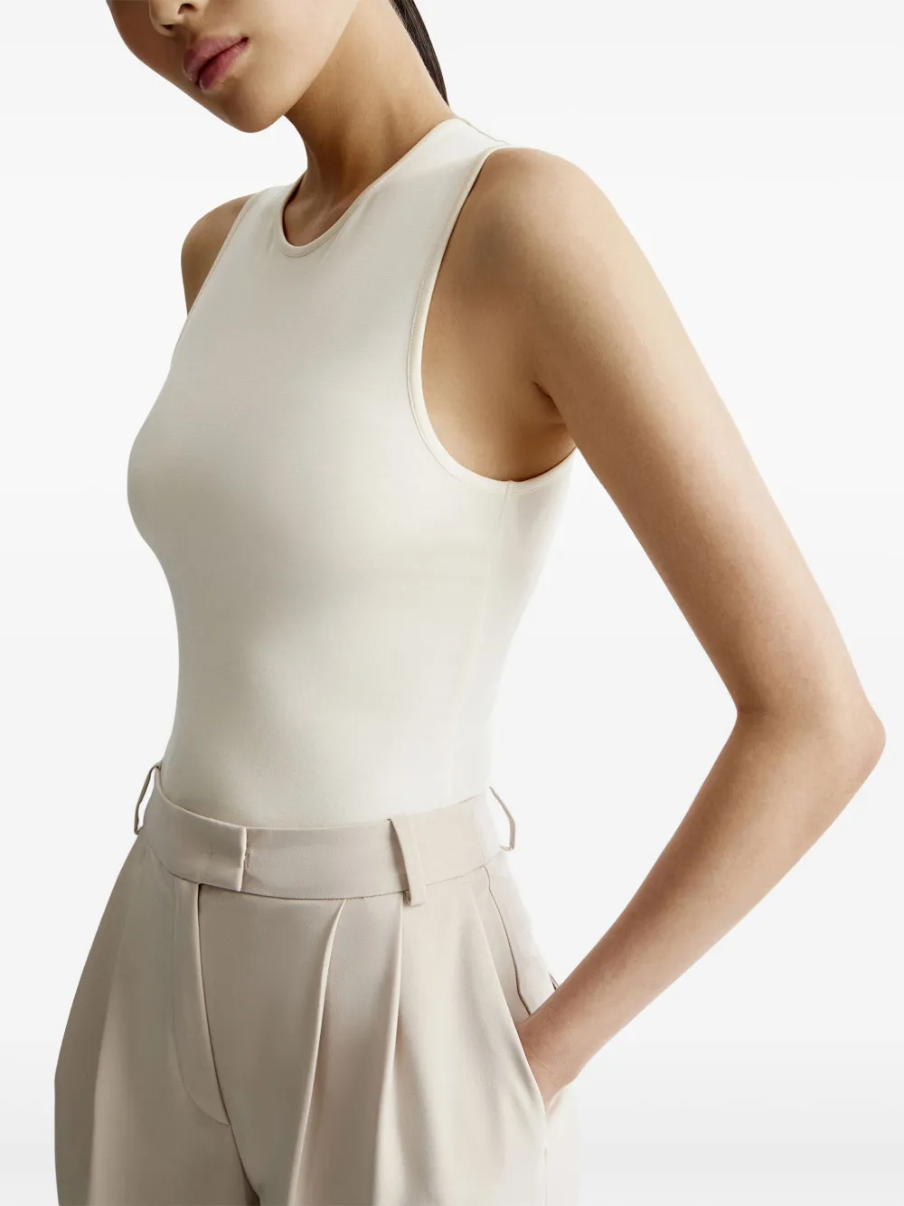 12 STOREEZ Tanktop met ronde hals Beige