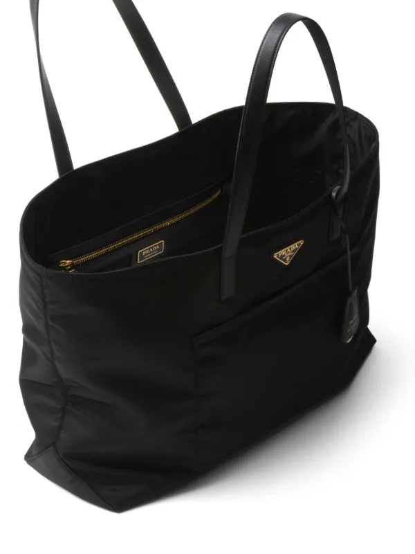 トートバッグ PRADA BLACK RE-NYLON LARGE RE-EDITION 1978 SHOPPING BAG Prada Large Re-Edition 1978 Tote Bag | Black | FARFETCH