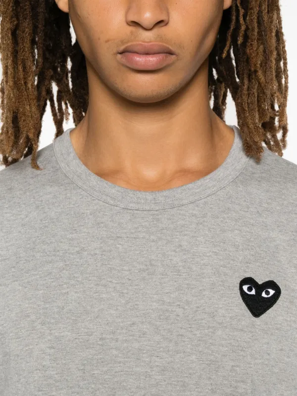 Comme Des Garçons Play ハートパッチ Tシャツ | グレー | FARFETCH JP