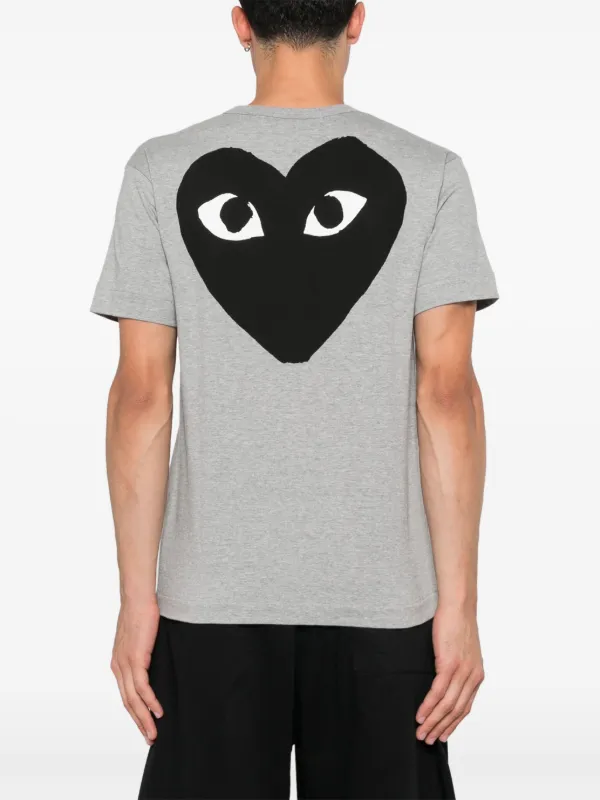 レアデザイン☆【COMME des GARCONS】Tシャツ グレー ロゴ 2 Comme Des Garçons Play ロゴ Tシャツ | グレー | FARFETCH JP