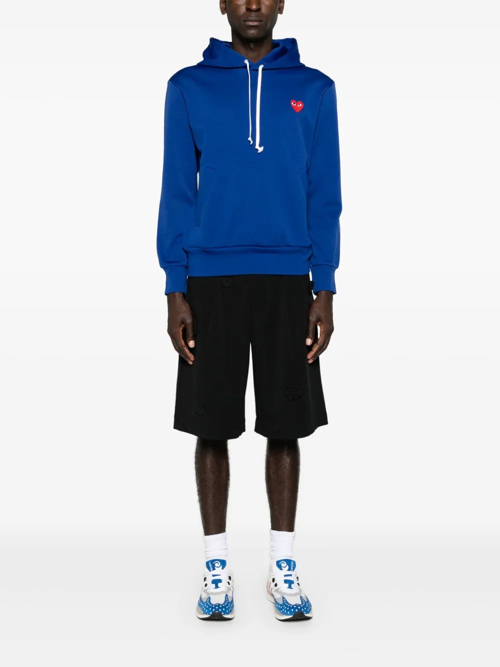 Comme Des Garçons Play heart-motif drawstring hoodie | Hoodies | Image 2