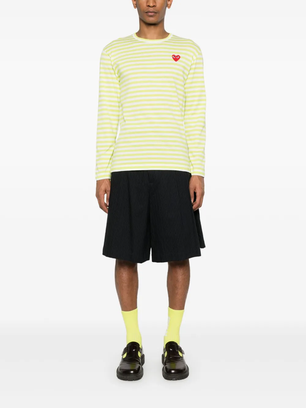 Comme Des Garçons Play playera con aplique del logo | Playeras | Image 2
