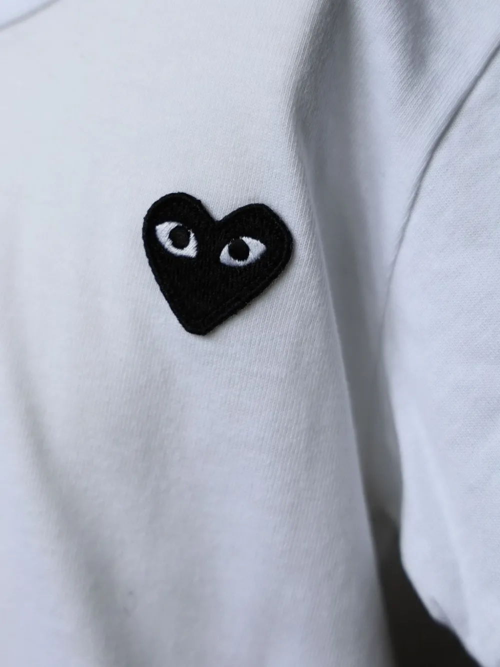 Comme Des Garçons Play Kids logo-patch T-shirt | Boys T-Shirts | Image 2
