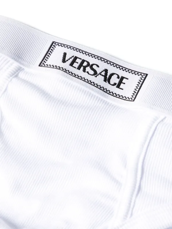 【関税込み】Versace ホワイト 90s ヴィンテージ ロゴ ブリーフ Versace 90s ロゴ ブリーフ | ホワイト | FARFETCH JP