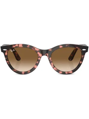 Ray-Ban Erika ラウンドフレーム サングラス | ブラウン | FARFETCH JP