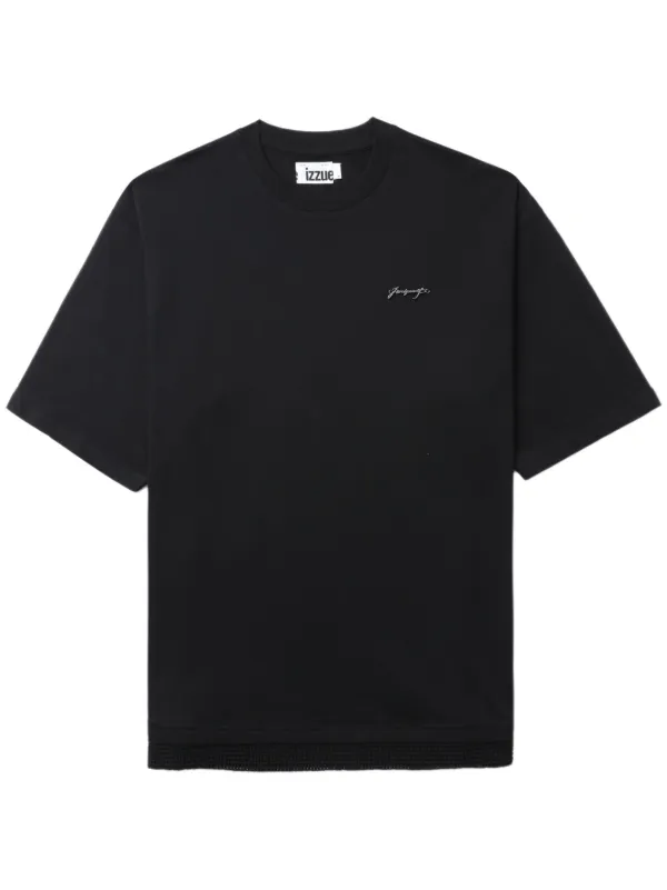 【関税込み】izzue ブラック ロゴプリント Tシャツ izzueのブラック ロゴプリント Tシャツがセール中