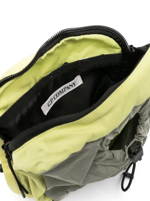 C.P. Company Kids ロゴ ショルダーバッグ | グリーン | FARFETCH JP