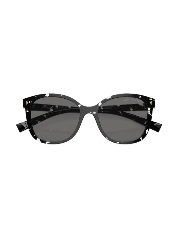 PRADA オーバーサイズサングラス ブラック Prada Eyewear Prada PR 22ZS オーバーサイズ サングラス | ブラック