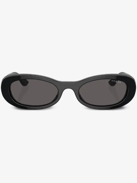 Vogue Eyewear lentes de sol con armazón ovalada y logo estampado
