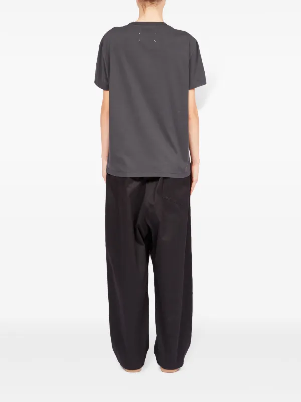 【Maison Margiela】メンズ コットン ロゴ Tシャツ グレー Maison Margiela logo-embroidered Cotton T-shirt | Grey
