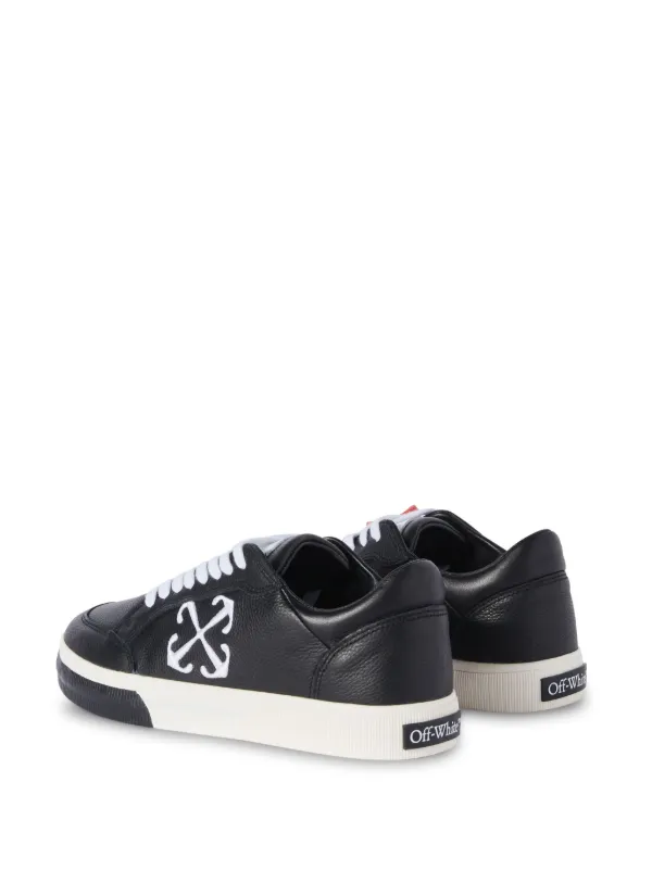 Off-White ブラック アローロゴ ミュール Off-White New Low Vulcanized Leather Sneakers | Black | FARFETCH