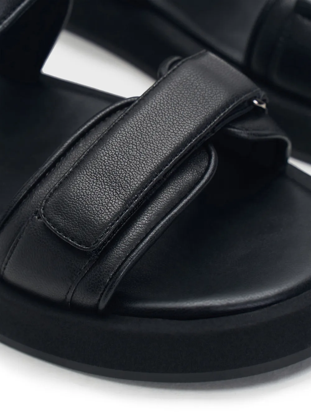 12 Storeez Touch-strap Leather Sandals In 黑色