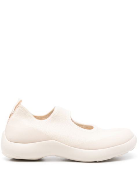 Tabi Footwear asymmetric-toe sneakers