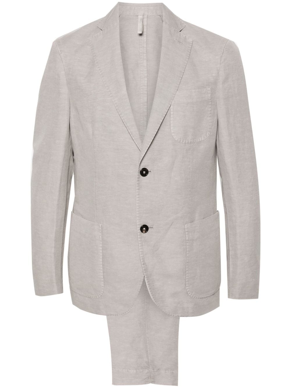notched-lapels single-breasted suit