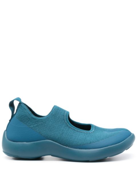 Tabi Footwear asymmetric-toe sneakers