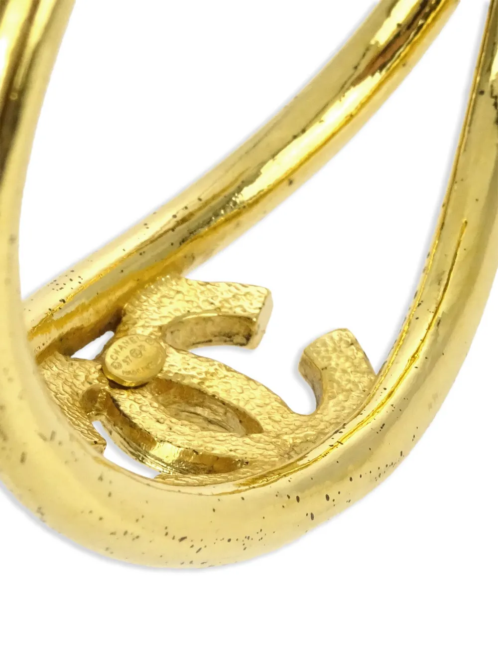 Pre-owned Chanel 1997 Cc Logo Cuff In Gold