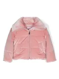 Monnalisa logo-patch velvet puffer jacket - Pink