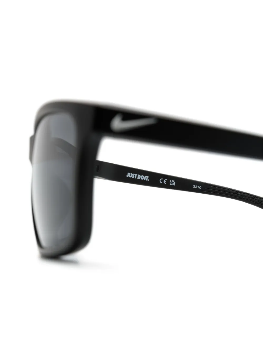 Nike Valiant Terrain Tint zonnebril met rechthoekig montuur Zwart