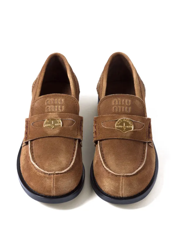 ローファー・オックスフォード MIUMIU BROWN SUEDE LEATHER LOAFERS Miu Miu logo-embossed Suede Loafers | Brown | FARFETCH
