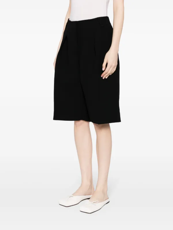 Jacquemus Ovalo Pleated Shorts | Black | FARFETCH