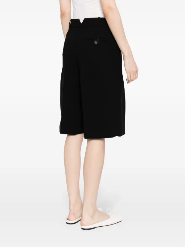 Jacquemus Ovalo Pleated Shorts | Black | FARFETCH